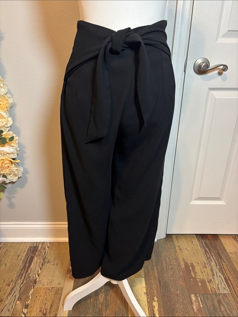 Express Black High-Waist Tie-Front Wide Leg Pants cropped culottes